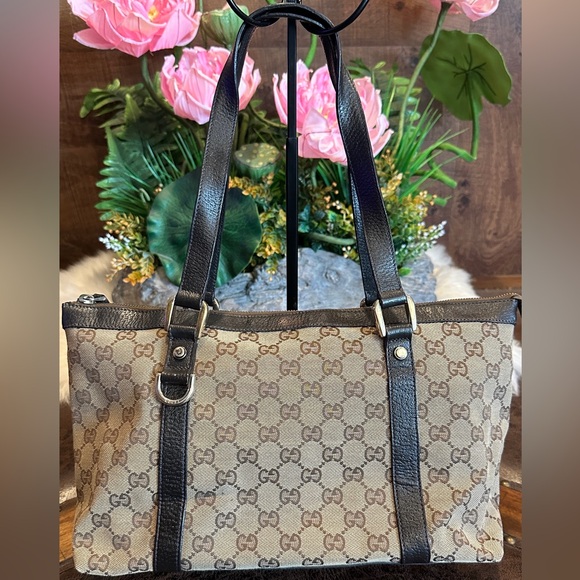 GUCCI Classic Monogram Brown Canvas w. Leather Trims & Straps Shoulder Bag - Picture 1 of 17